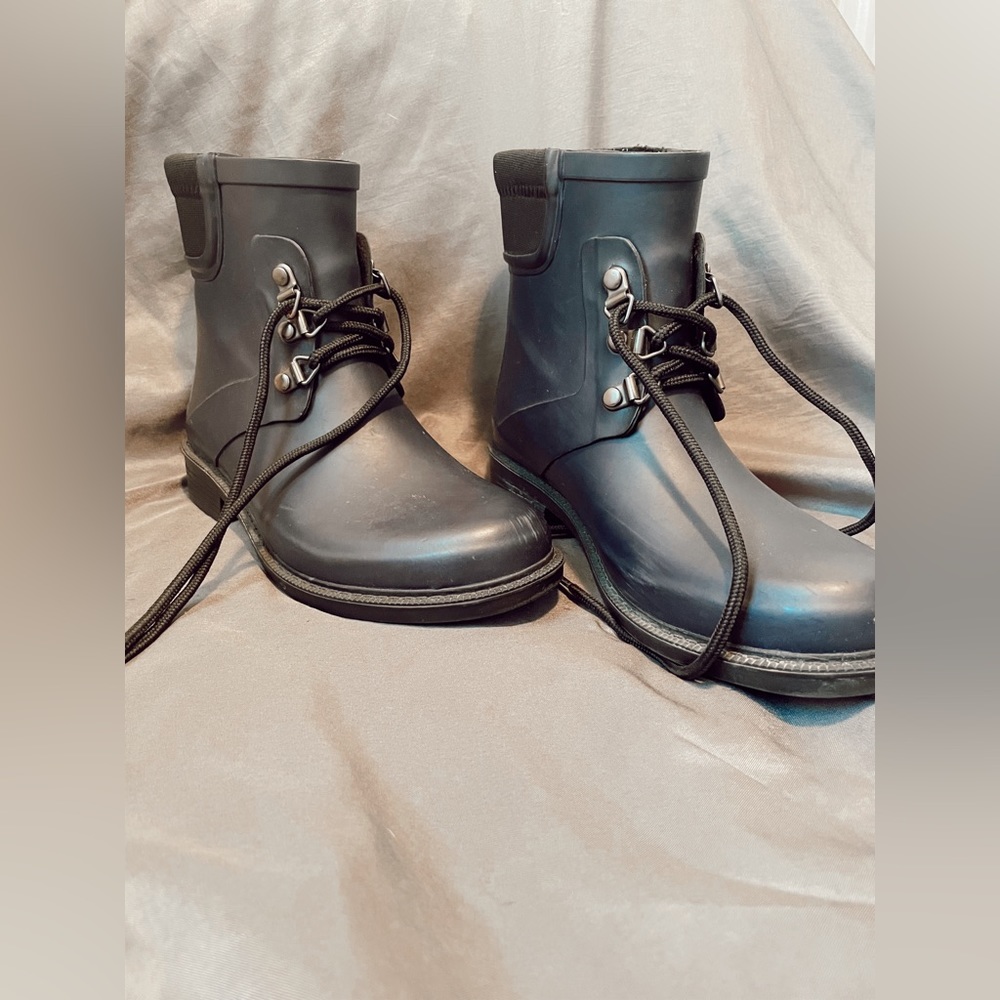 Everyday Boots - Picture 2 of 5